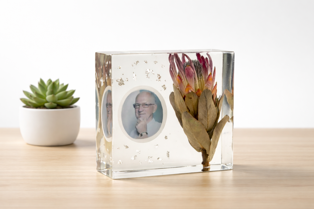 Memorial ash resin keepsakes