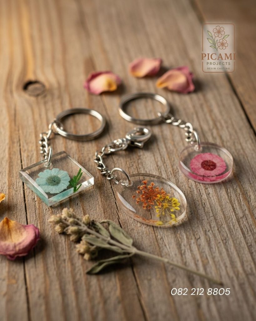 Memorial keyrings with flowers by Picami